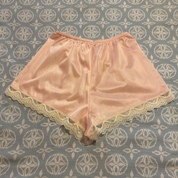 Vintage peachy pink cami & tap shorts set - Picture 6 of 7